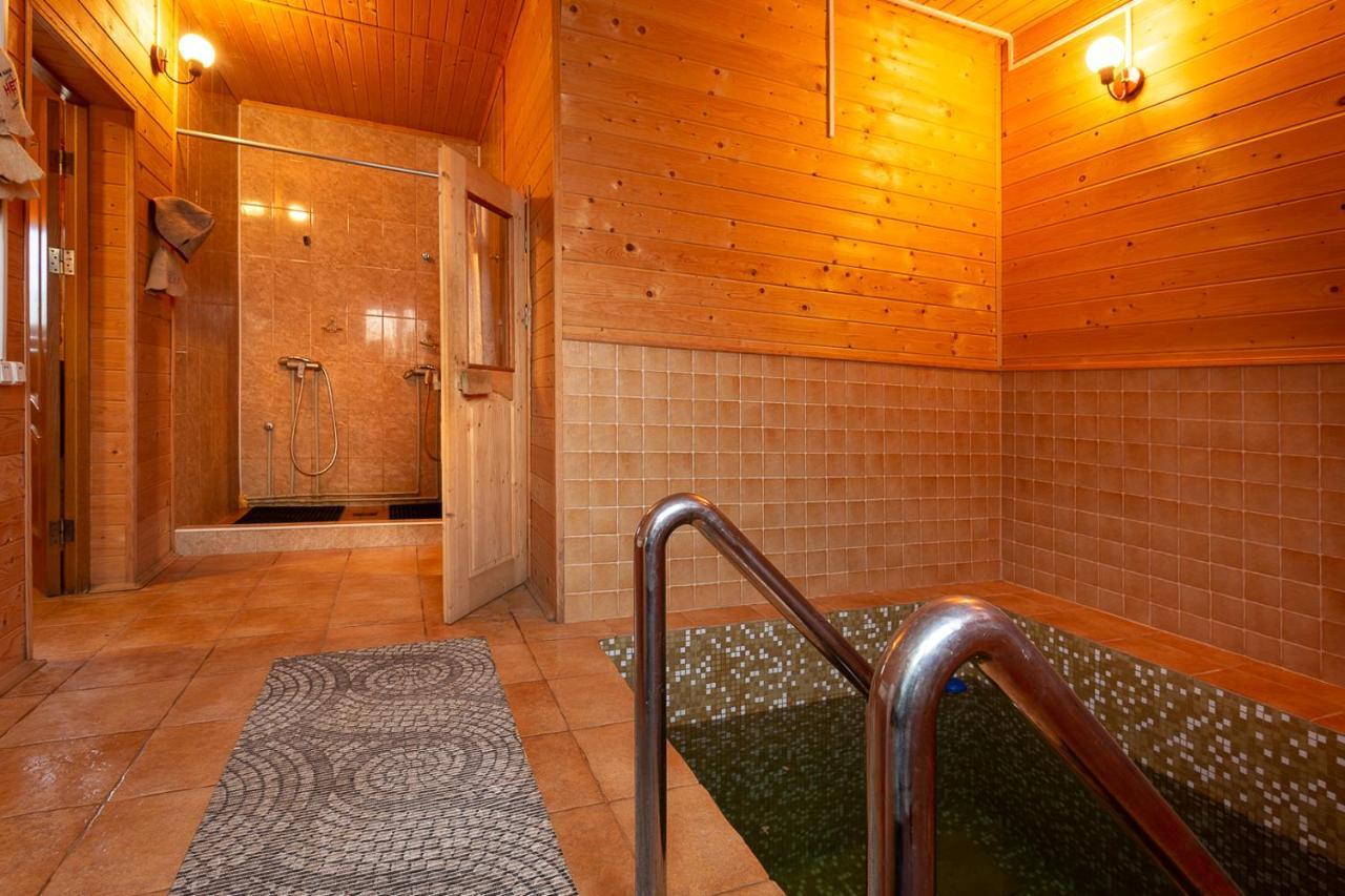 Gostynnyi Dvir Burkut Hotel Verkhovyna Exterior photo